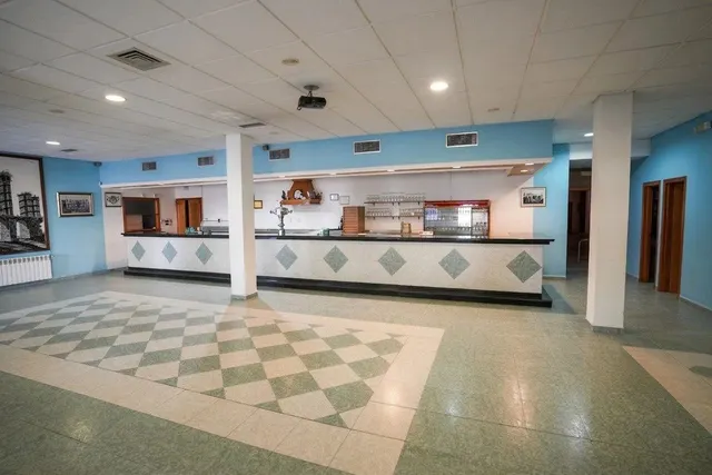 Local comercial de hostelería con gran terraza y salón de eventos en Guadiana. — 26