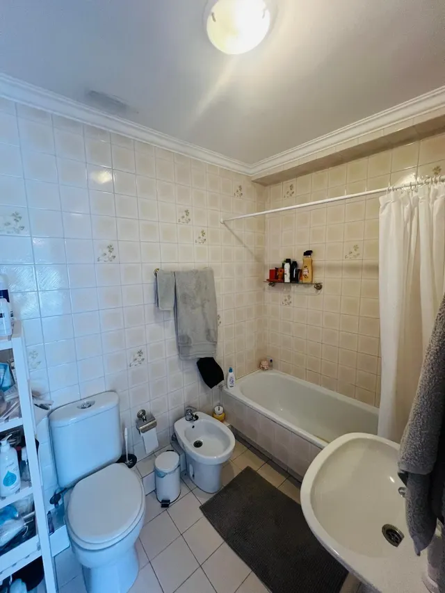 PAREADO EN VENTA EN LA COLINA A UN PASO DE LA PLAYA. — 31