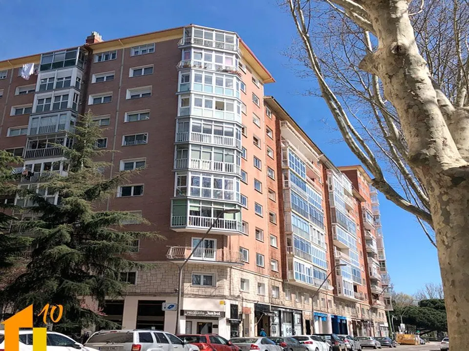 Vivienda en Avd. Arlanzón, zona Hacienda.
