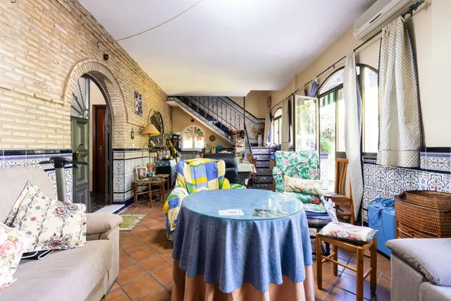 Chalet y parcela segregable en Palomares del Río — 46