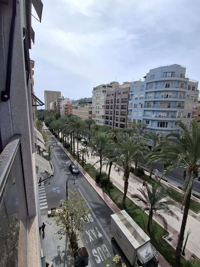 SE ALQUILA PRECIOSA Y REFORMADA VIVIENDA DE 4 DORMITORIOS - PASEO DE SOTO ALICANTE — 3
