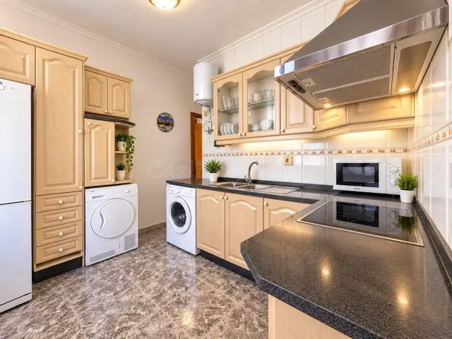 SE VENDE PISO LUMINOSO EN ALCARAVANERAS — 2