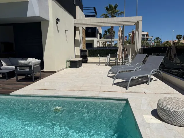 Villa 4 habitaciones 180m² en venta - Lomas de Cabo Roig — 24