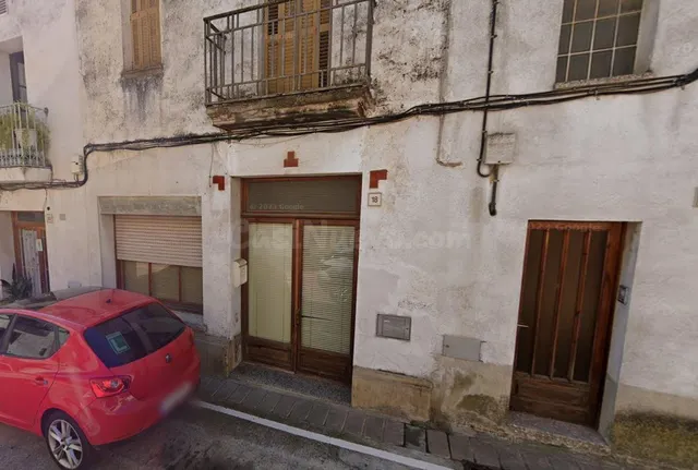Se vende casa OKUPADA en Sant LlorenÑ§ d'Hortons (Barcelona) - foto 3