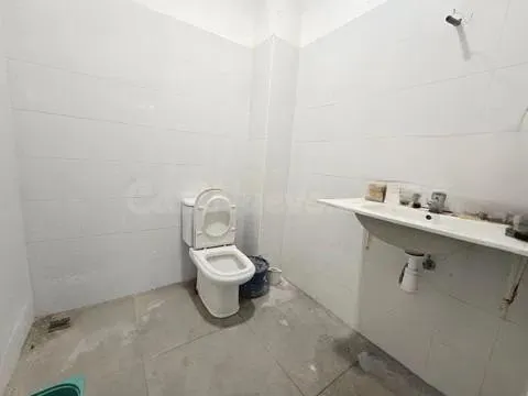 Amplio Bajo Comercial de 150m2 - foto 2