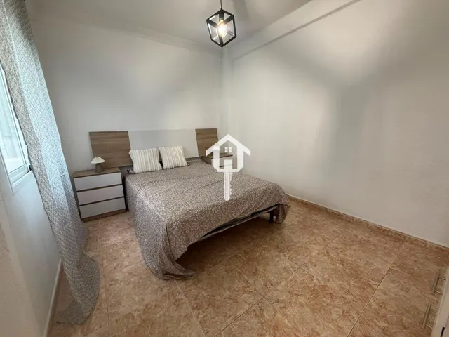 Piso de 80 m2 de 3 habitaciones en zona ciudad de asís de Alicante: 2ª planta sin ascensor — 27