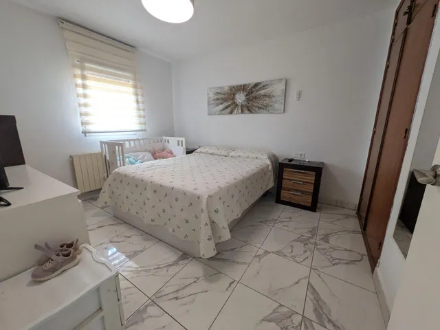 CHALET CON PISCINA EN URBANIZACIÓN — 19