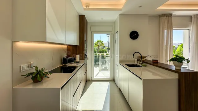 Bungalow 2 habitaciones 79m² en venta - Centro de la Ciudad  - foto 4