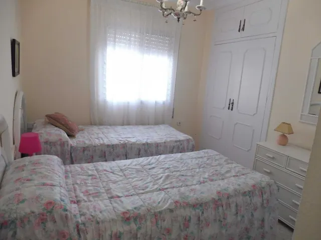 Villa grande con mucho potencial y vistas al mar zona Estupa Budista, Benalmádena — 44