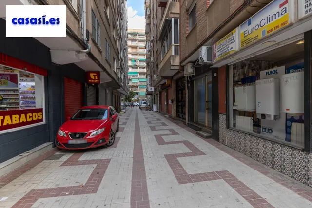 Piso de 3 dormitorios en calle milán, zaidín | muy luminoso y con gran potencial — 29