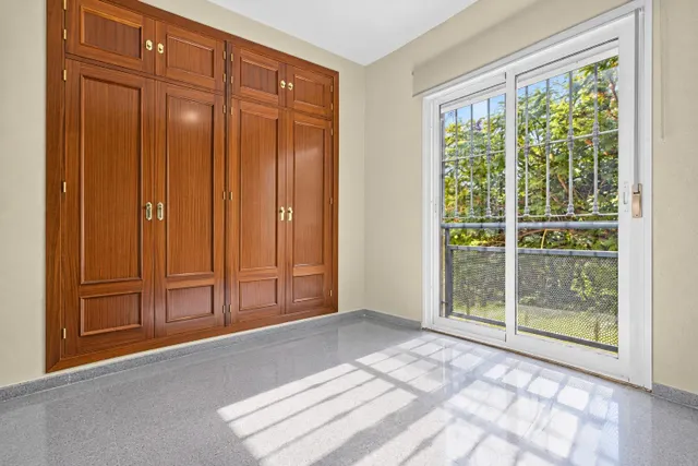 Casa adosada en venta en los bermejales — 35