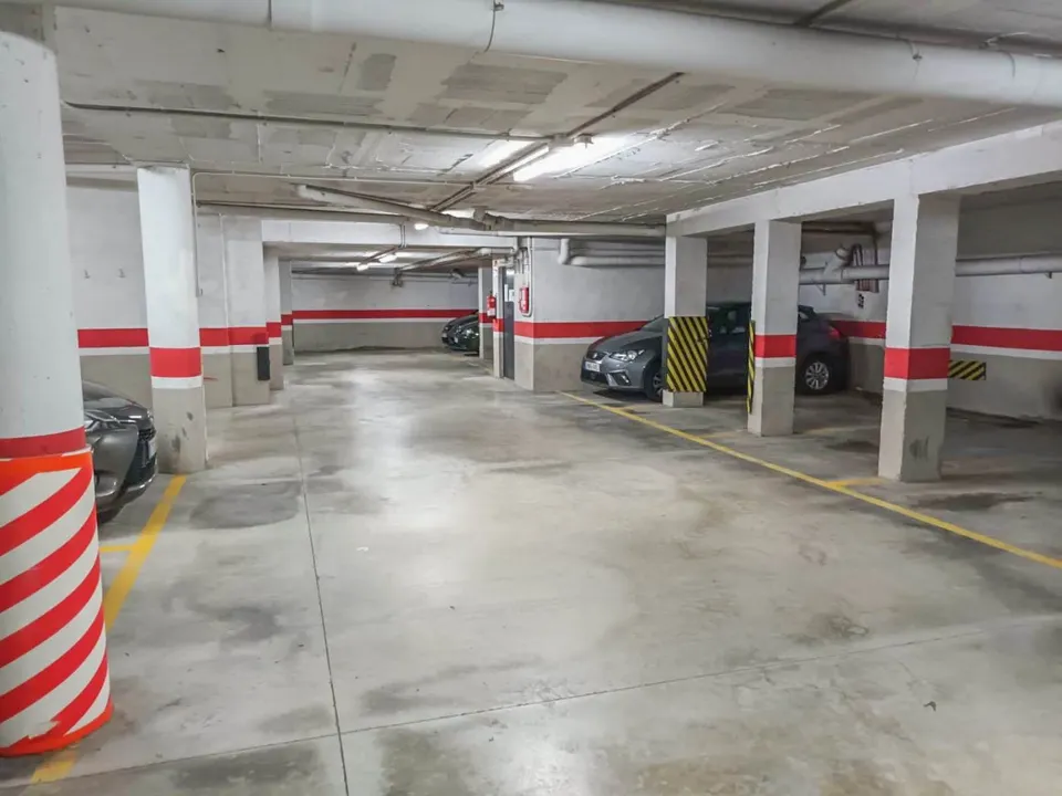Plaza de parking en venta para coche pequeño, motocicletas o remolque - ECONOMICO
