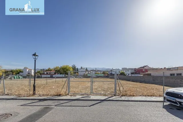 Solar de 1.175 m2 en Ogijares — 2