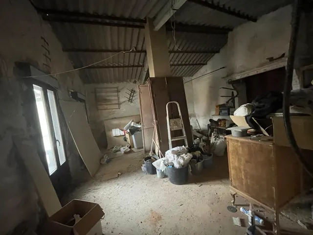 CASA EN ESQUINA EN CASAS DE DON ANTONIO — 33