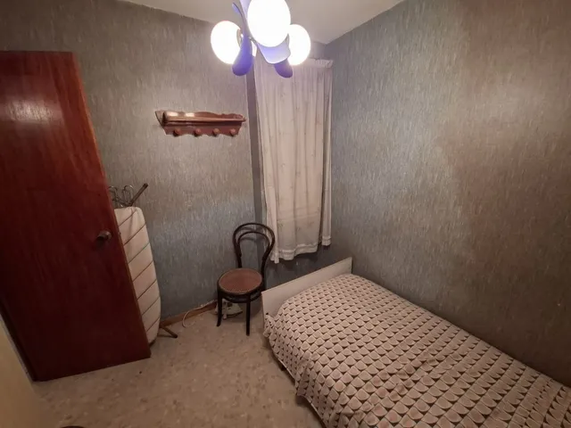 OPORTUNIDAD – CASA ESQUINERA PARA REFORMAR — 16