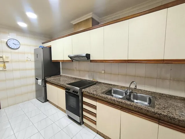 Amplio Piso en zona Plaza Crevillente con Ascensor — 23