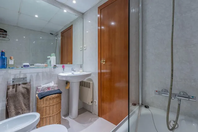 Acogedor piso de 2 dormitorios en el corazón de L'Eixample con posibilidad de alquiler de pk en la misma finca — 16