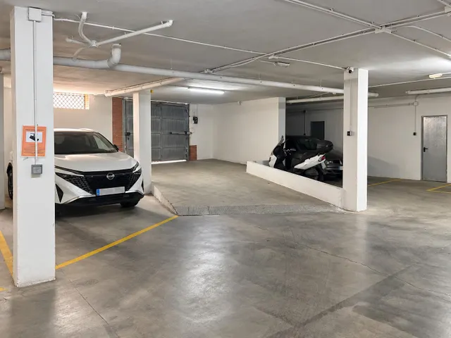 ¡AMPLIA PLAZA DE GARAJE DE 27 m2 EN LAS GABIAS! — 7