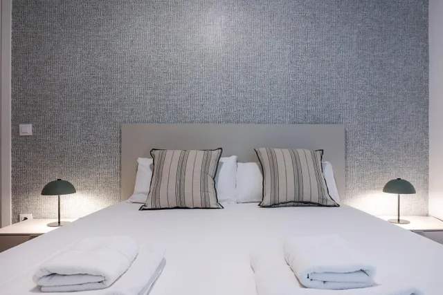 Exclusivo piso de 130 m2 y 4 dormitorios junto al Ayuntamiento de Valencia — 28