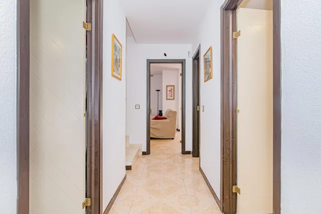 Chalet adosado en Salobreña playa, urb. privada con piscina y jardines. — 27