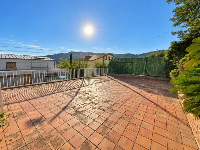 Espectacular casa con gran jardín y vistas privilegiadas en Vilassar de Dalt — 27