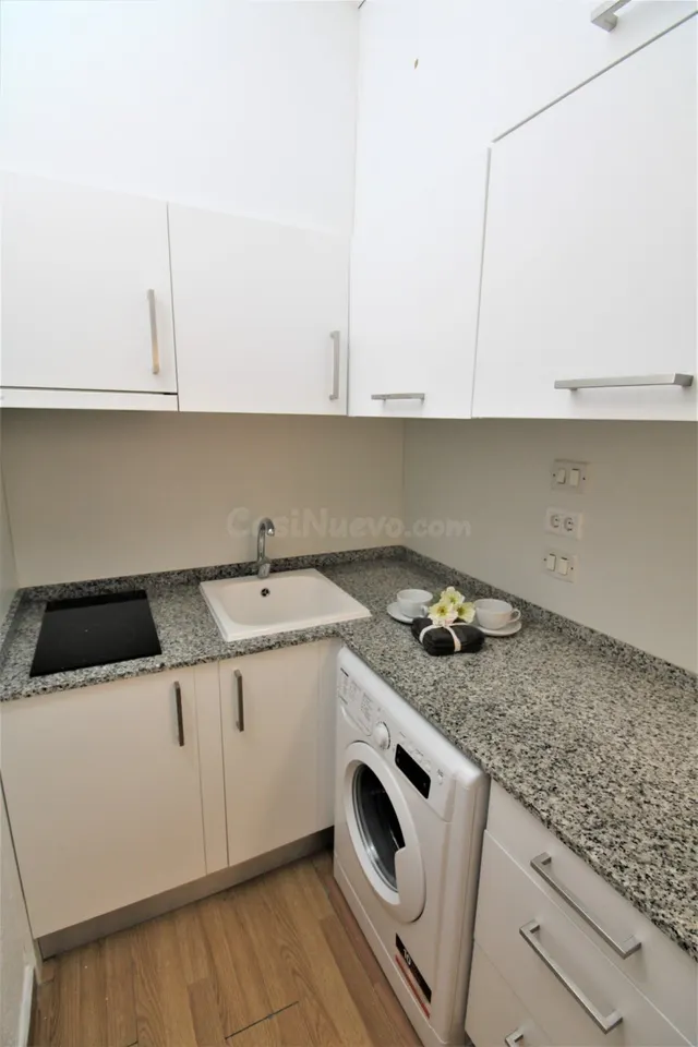 Apartamento de un dormitorio junto a la plaza del ayuntamien - foto 5