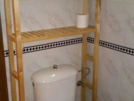 Piso de 2 habitaciones, salón, cocina y baño. Céntrico y completamente reformado. — 5