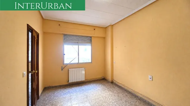 Oportunidad - Amplia casa de 197 m2 con 4 dormitorios y terraza en Benissanó — 32