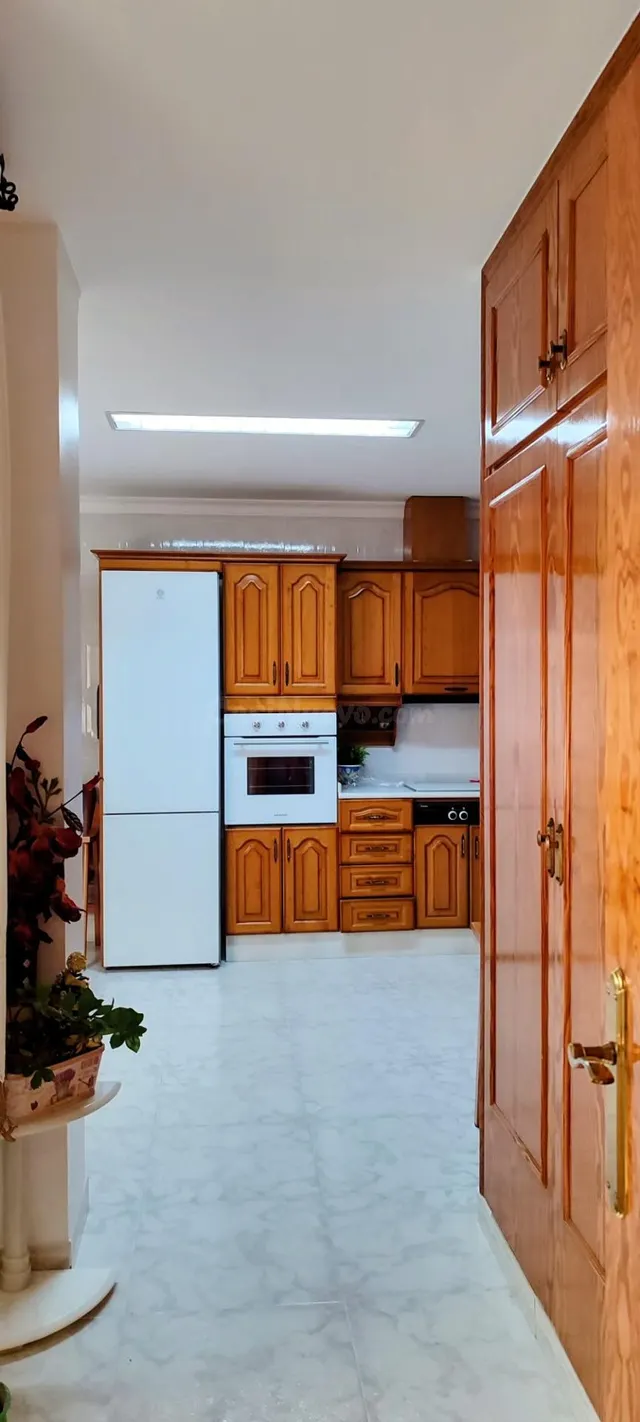 PISO EN MACAEL CON EXCELENTE UBICACIÓN Y EN PERFECTAS CONDIC - foto 4