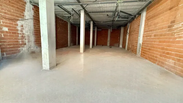 Gran Local comercial cerca del Paseo Marítimo y de las Piscinas Naturales — 3
