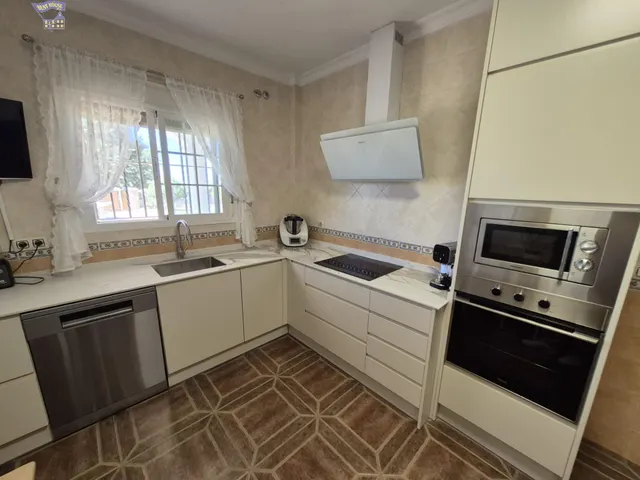 SE VENDE ESTUPENDO CHALET EN ARCOS DE LA FRONTERA (CARRETERA ARCOS - EL BOSQUE) — 12