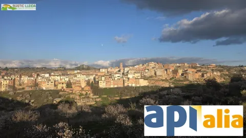 GRAN OPORTUNIDAD – CASA DE PUEBLO CON ALMACENES EN EL CENTRO DE JUNCOSA.