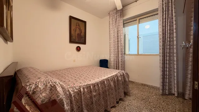 Piso de 3 dormitorios y 2 baños para reformar a 150 m de la Playa del Acequión — 5