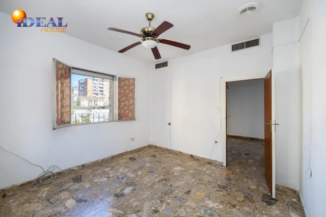 Edificio con gran potencial de desarrollo residencial en Zaidín – Granada — 28