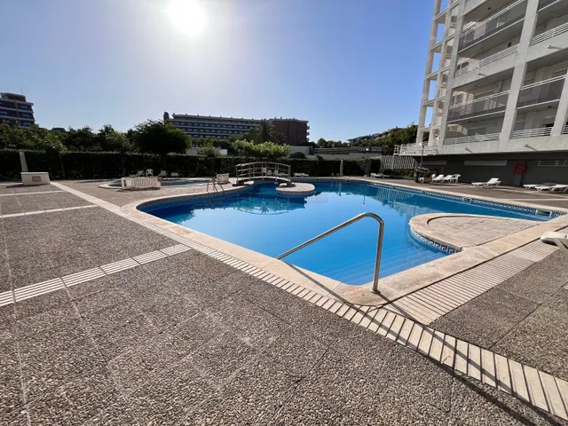 APARTAMENTO DE 2 DORMITORIOS EN PLAZA DE EUROPA. ED. ROYAL. — 24
