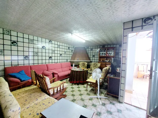 Casa de dos plantas en Beniajan — 17