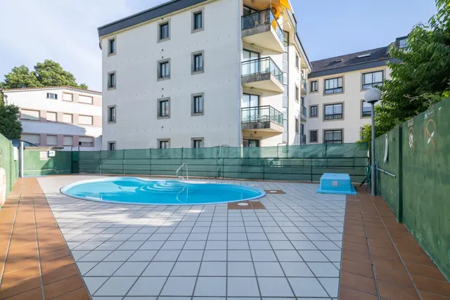 Vivienda en Sanxenxo con gran terraza, piscina comunitaria y - foto 2