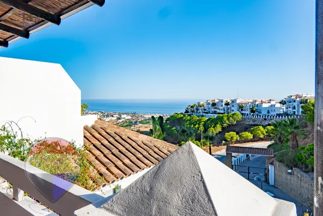 ESPECTACULAR TERRAZA EN ESQUINA Y VISTAS AL MAR EN LA ZENAIDA – RINCÓN DE LA VICTORIA — 34