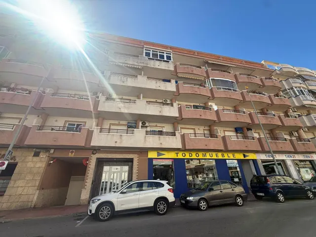 Piso impecable zona Mercadona con garaje y trastero — 32