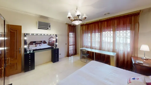 Piso 5 habitaciones 207m² en alquiler - Estación — 28