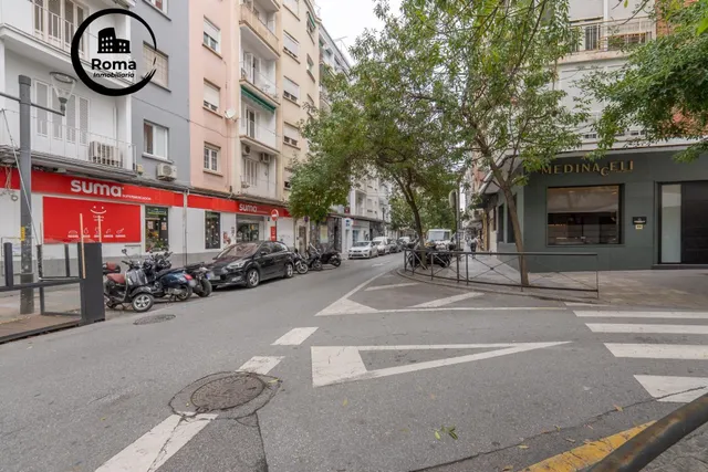 Piso de 87 m2 con 3 dormitorios en Pedro Antonio de Alarcón 27, junto a Recogidas — 2
