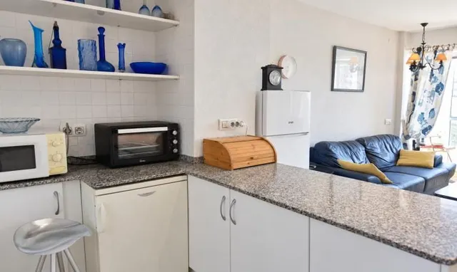 Bonito apartamento en Roses con piscinas comunitarias y vistas abiertas — 8