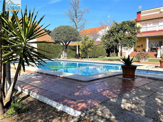 VIVIENDA DE LUJO, CON CALIDADES EN LA ZONA DEL HOSPITAL - foto 2