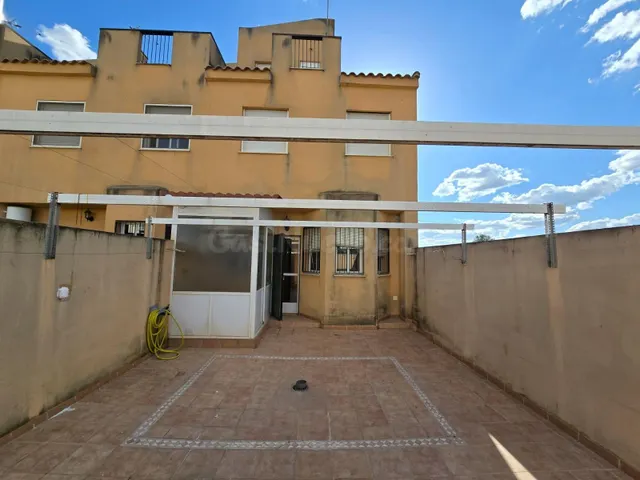 Amplio Apartamento en Santa Fe: Elegancia y Comodidad - foto 2