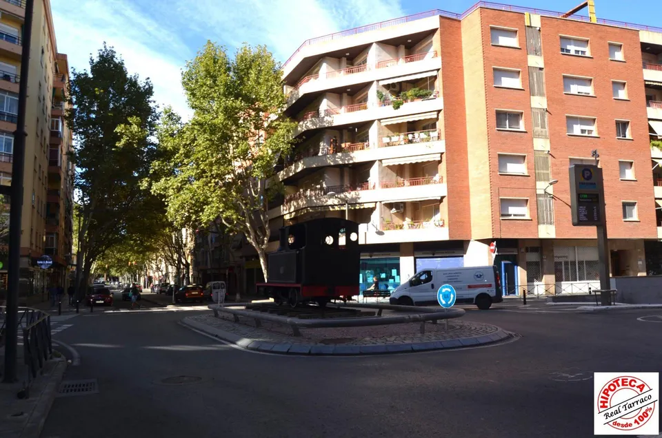 Gran oportunidad en C/ Escultor Rocamora