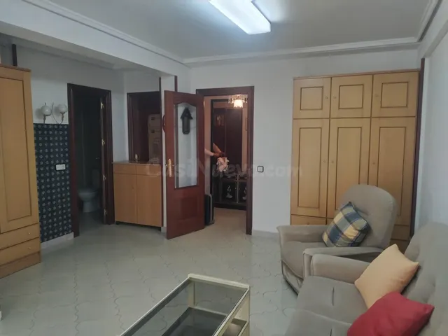 GRAN APARTAMENTO DE 4 DORMITORIOS Y 2 BAÑOS, EN EL CENTRO DE - foto 5