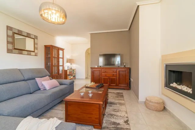 Maravillosa villa de una sola planta (aprox. 161 m2) con gran piscina privada. Cerca de colegios, del La Zenia Boulevard, ¡y a tan solo 15 minutos a pie de Playa Flamenca! — 17