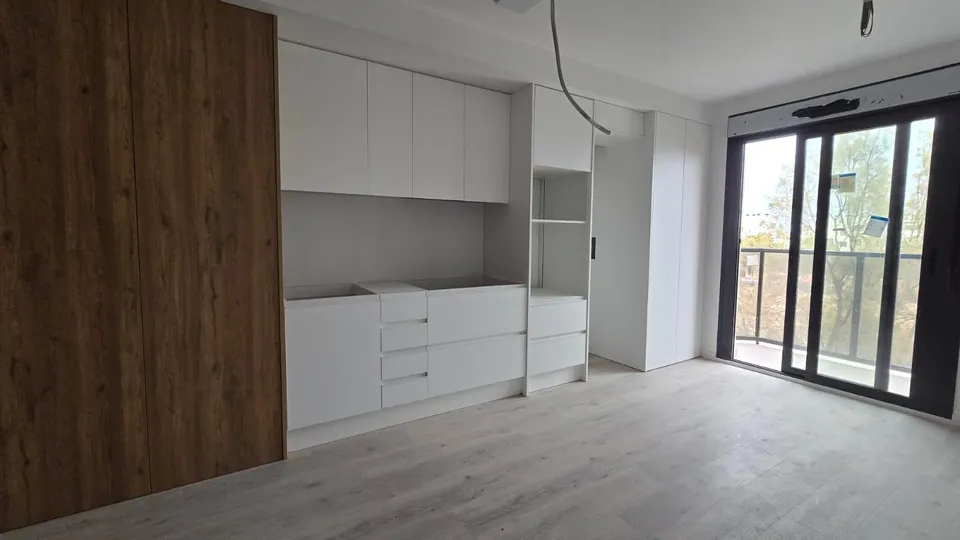 PISO CON PISCINA Y GARAJE