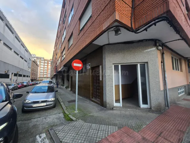 Oportunidad de Inversión: Local Comercial en Plaza de España - foto 5