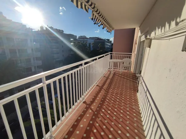 ¡PISO REFORMADO EN VENTA EN ZONA CAPELLANS – SALOU! DE 3 hab